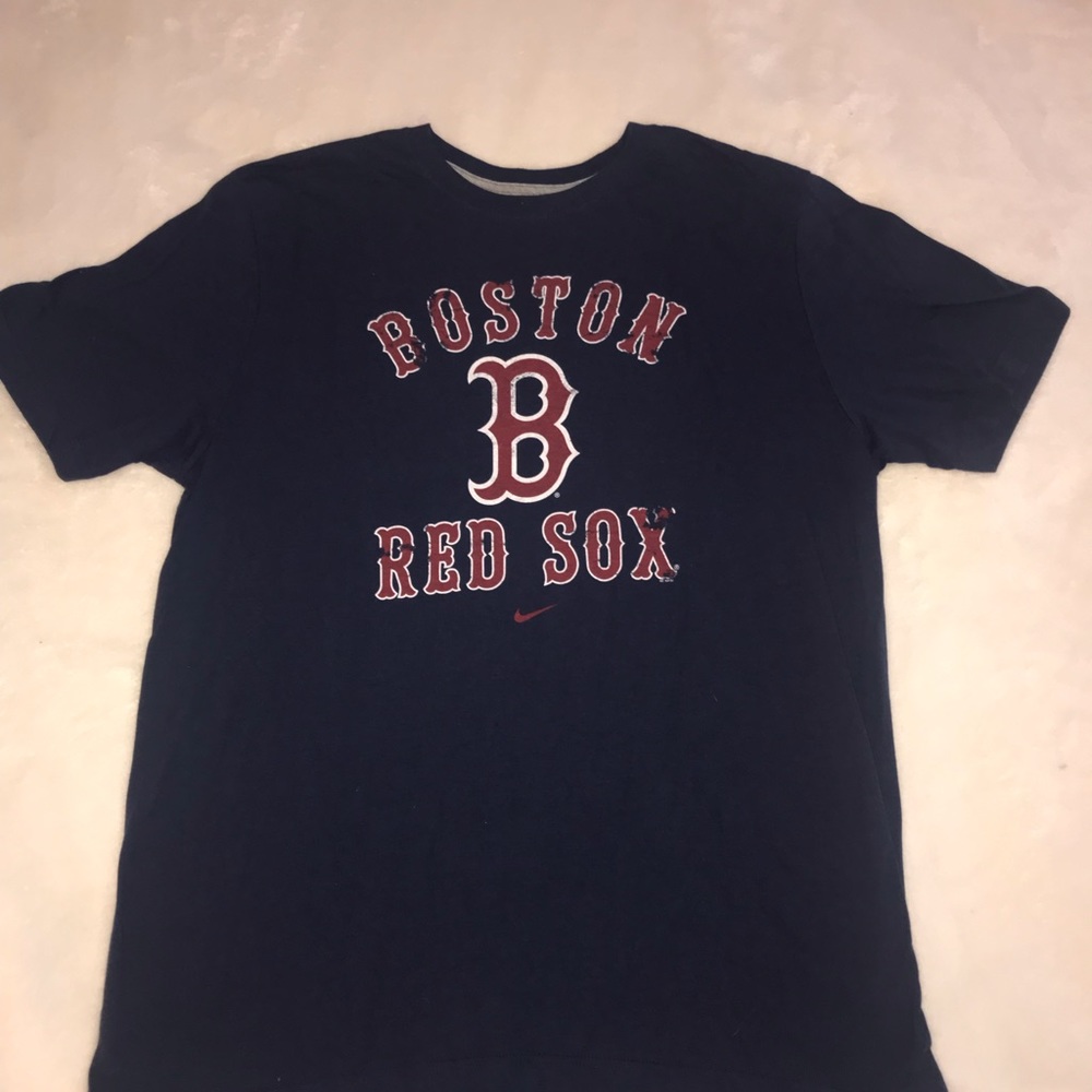 Nike Boston Red Sox T-shirt. Size Large